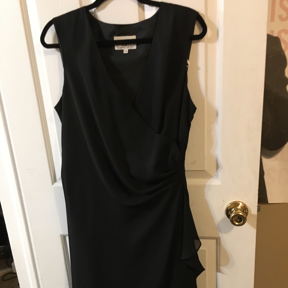 Donna Ricco black dress